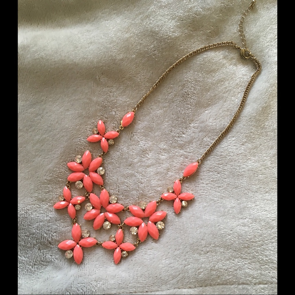 🌷Coral flower necklace🌺